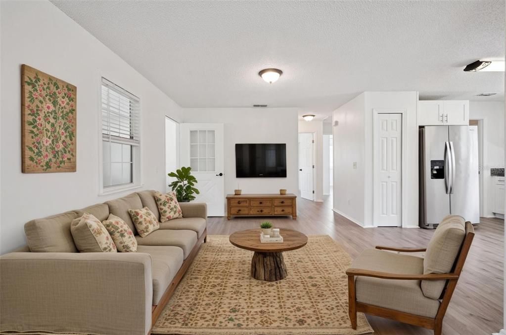 For Sale: $364,900 (3 beds, 2 baths, 1338 Square Feet)