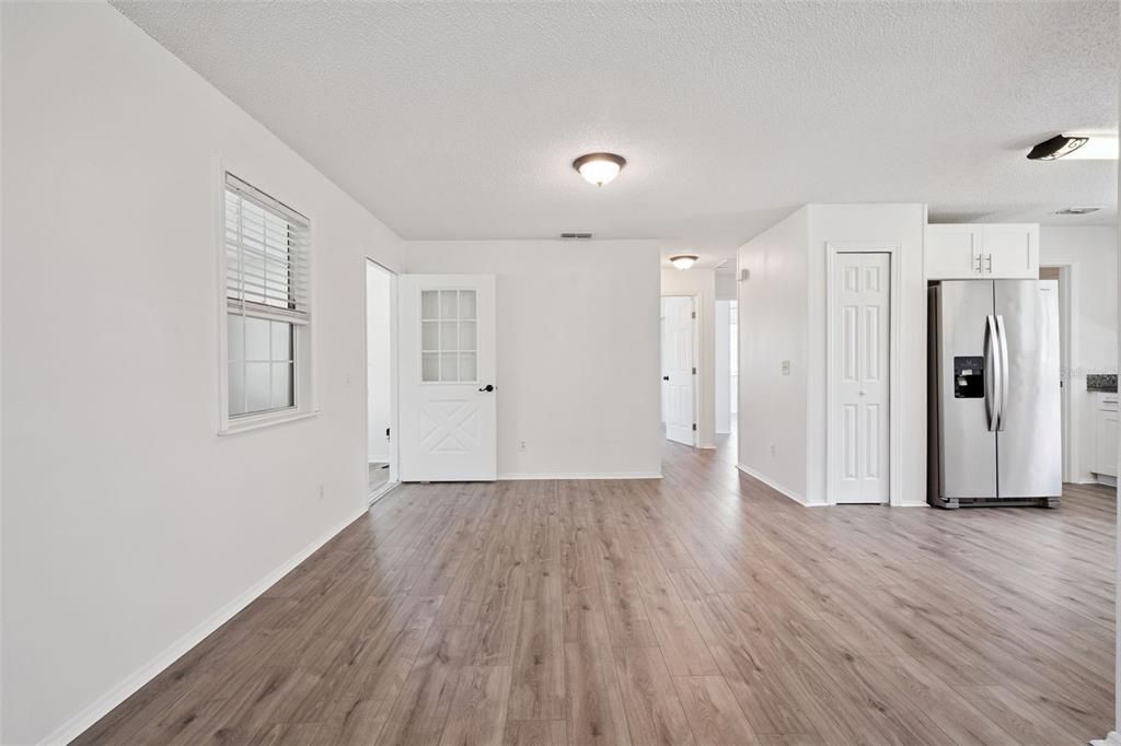 For Sale: $364,900 (3 beds, 2 baths, 1338 Square Feet)