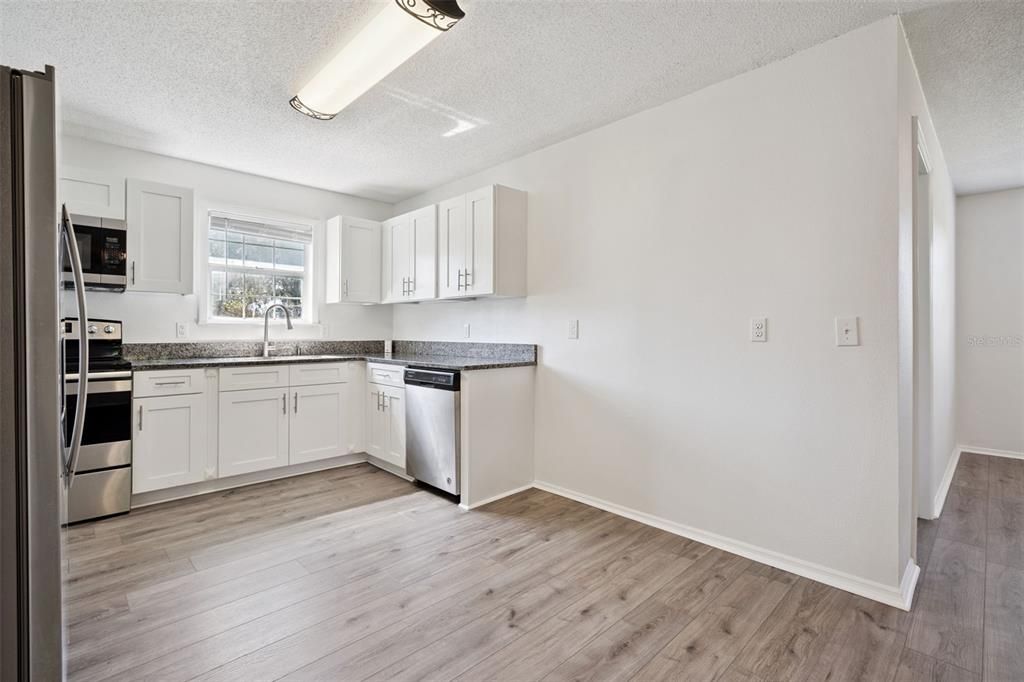 For Sale: $364,900 (3 beds, 2 baths, 1338 Square Feet)