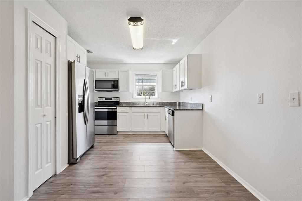 For Sale: $364,900 (3 beds, 2 baths, 1338 Square Feet)