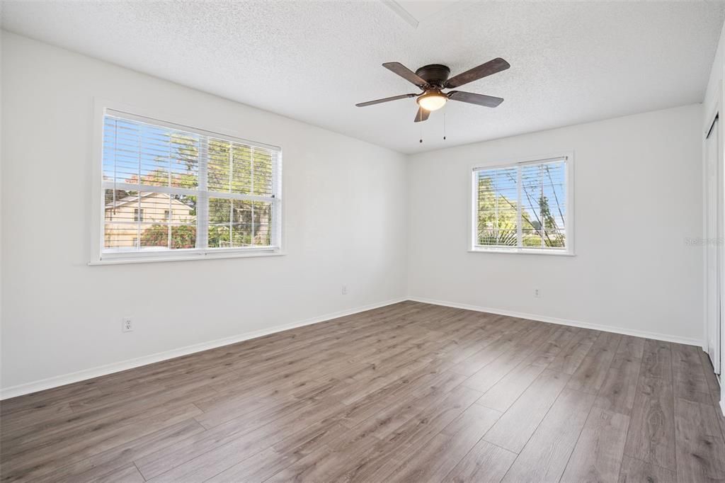 For Sale: $364,900 (3 beds, 2 baths, 1338 Square Feet)