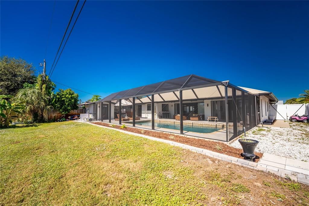 合同活跃: $475,000 (3 贝兹, 2 浴室, 1985 平方英尺)