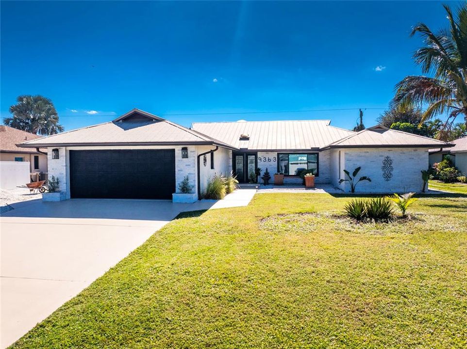 合同活跃: $475,000 (3 贝兹, 2 浴室, 1985 平方英尺)