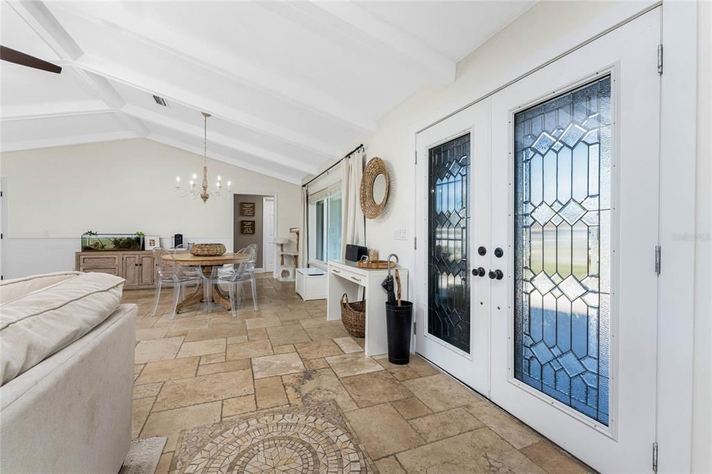 合同活跃: $475,000 (3 贝兹, 2 浴室, 1985 平方英尺)