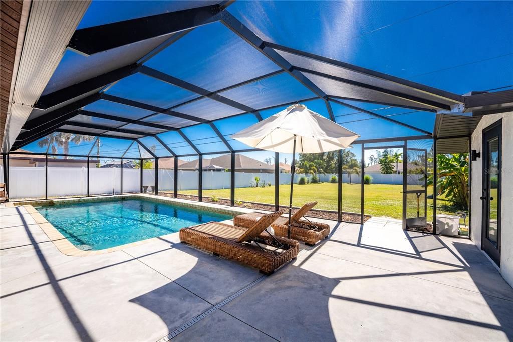 合同活跃: $475,000 (3 贝兹, 2 浴室, 1985 平方英尺)