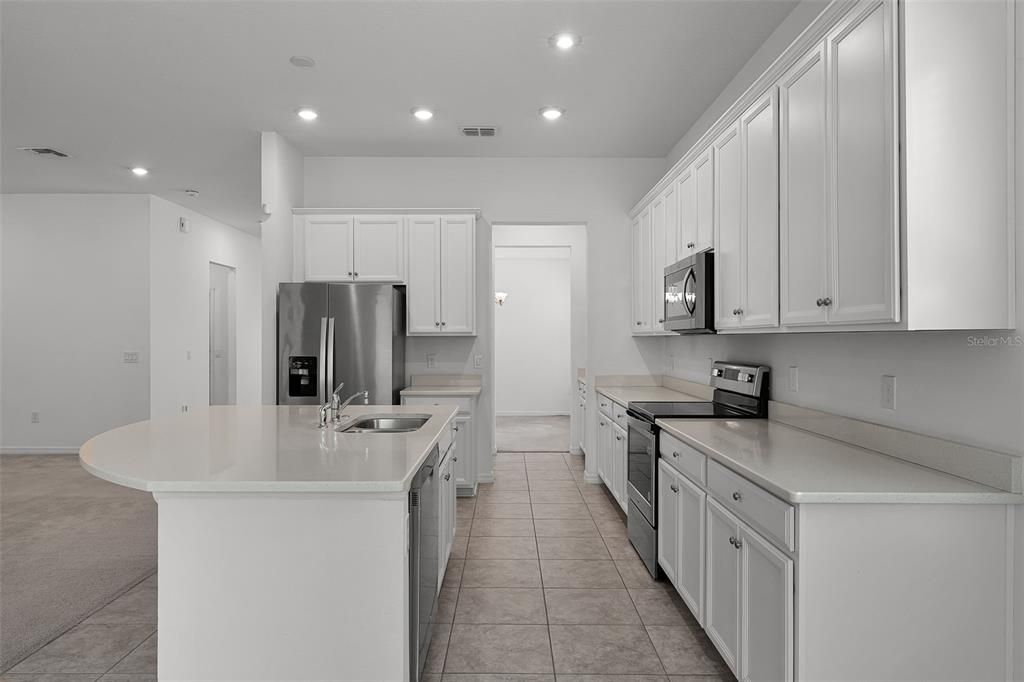 На продажу: $890,000 (6 спален, 4 ванн, 3667 Квадратных фут)