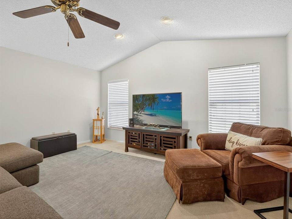 待售: $429,000 (3 贝兹, 2 浴室, 2397 平方英尺)