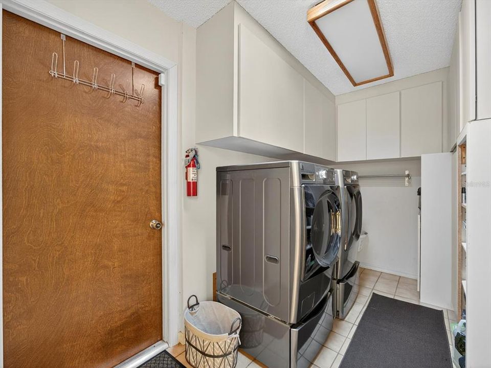 待售: $429,000 (3 贝兹, 2 浴室, 2397 平方英尺)