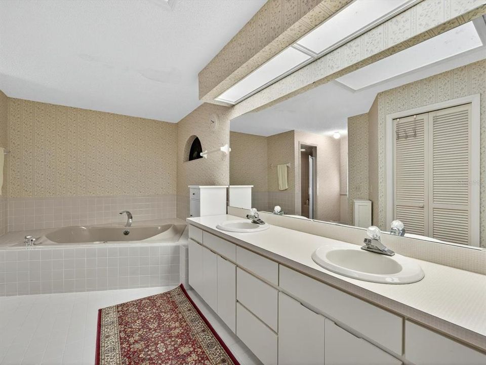 待售: $429,000 (3 贝兹, 2 浴室, 2397 平方英尺)