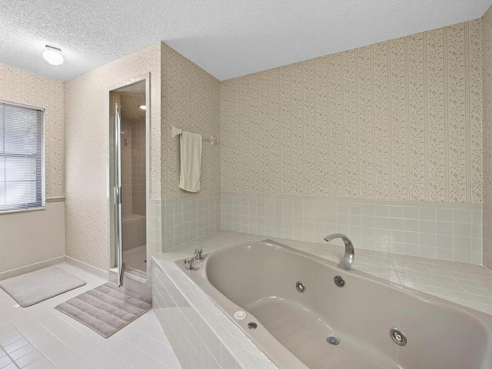 待售: $429,000 (3 贝兹, 2 浴室, 2397 平方英尺)