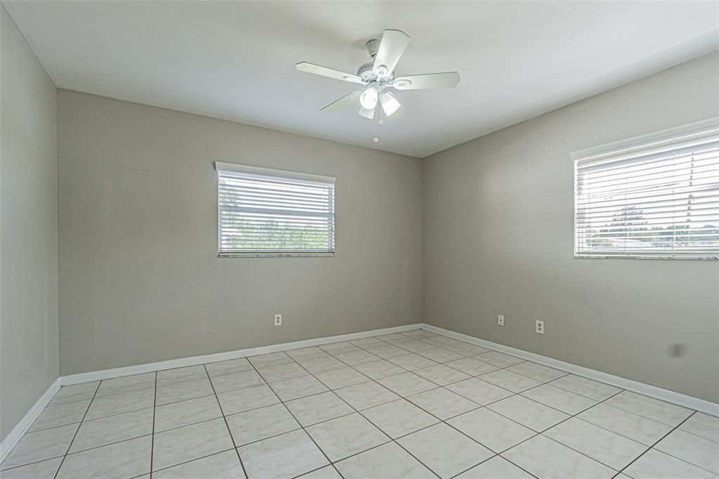 En Venta: $375,000 (4 camas, 2 baños, 1502 Pies cuadrados)