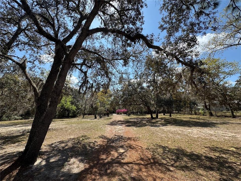 На продажу: $439,900 (3 спален, 2 ванн, 1300 Квадратных фут)