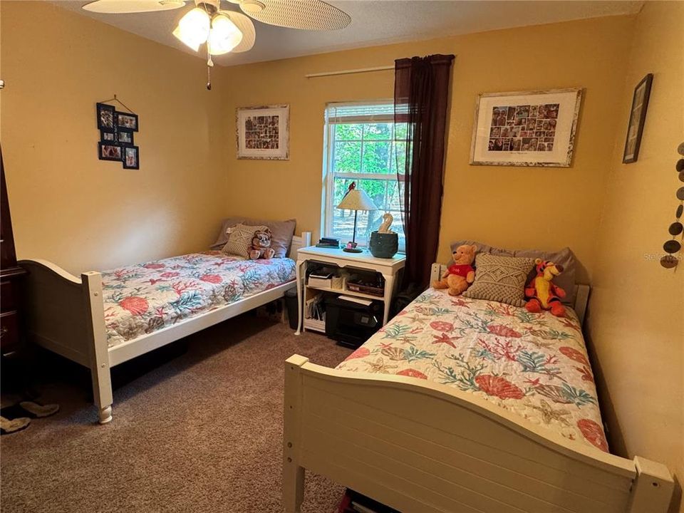 На продажу: $439,900 (3 спален, 2 ванн, 1300 Квадратных фут)