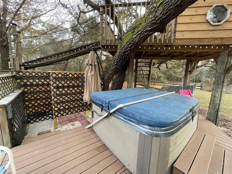 На продажу: $439,900 (3 спален, 2 ванн, 1300 Квадратных фут)