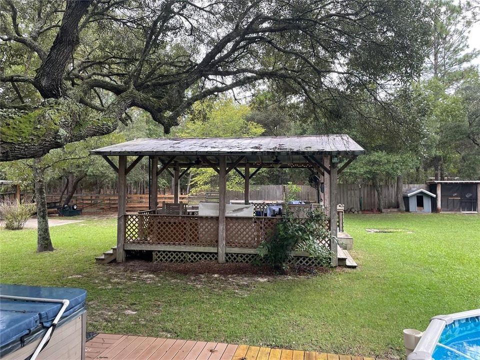 На продажу: $439,900 (3 спален, 2 ванн, 1300 Квадратных фут)