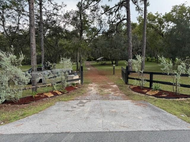 На продажу: $439,900 (3 спален, 2 ванн, 1300 Квадратных фут)