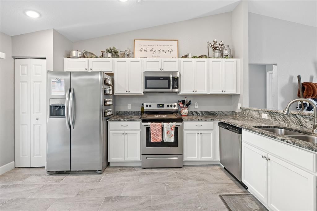 Activo con contrato: $249,900 (3 camas, 2 baños, 1334 Pies cuadrados)