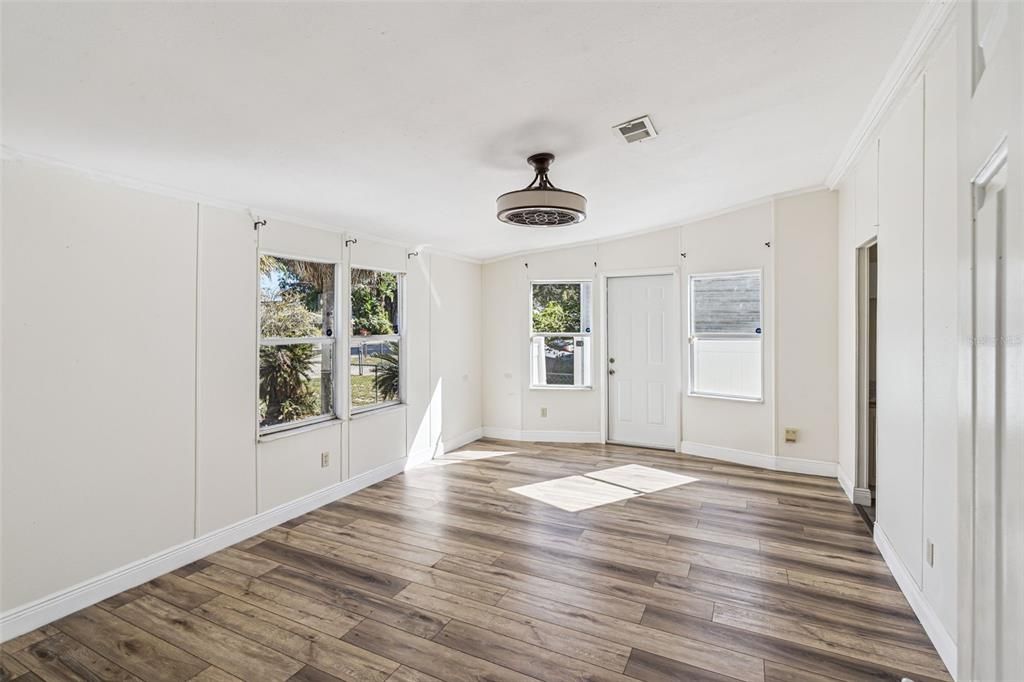 En Venta: $215,000 (3 camas, 2 baños, 1440 Pies cuadrados)