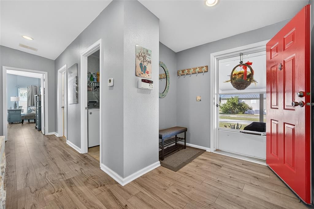 Active With Contract: $199,000 (2 beds, 2 baths, 1620 Square Feet)