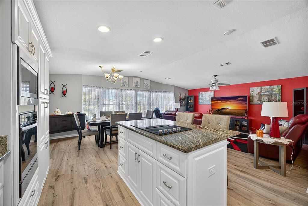 Active With Contract: $199,000 (2 beds, 2 baths, 1620 Square Feet)