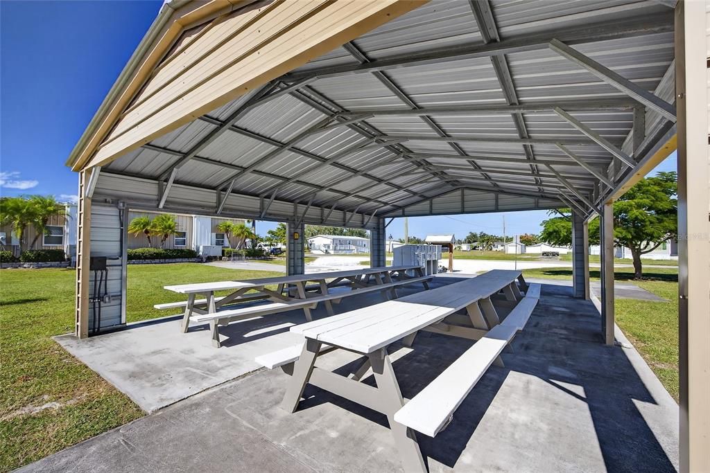 Active With Contract: $199,000 (2 beds, 2 baths, 1620 Square Feet)