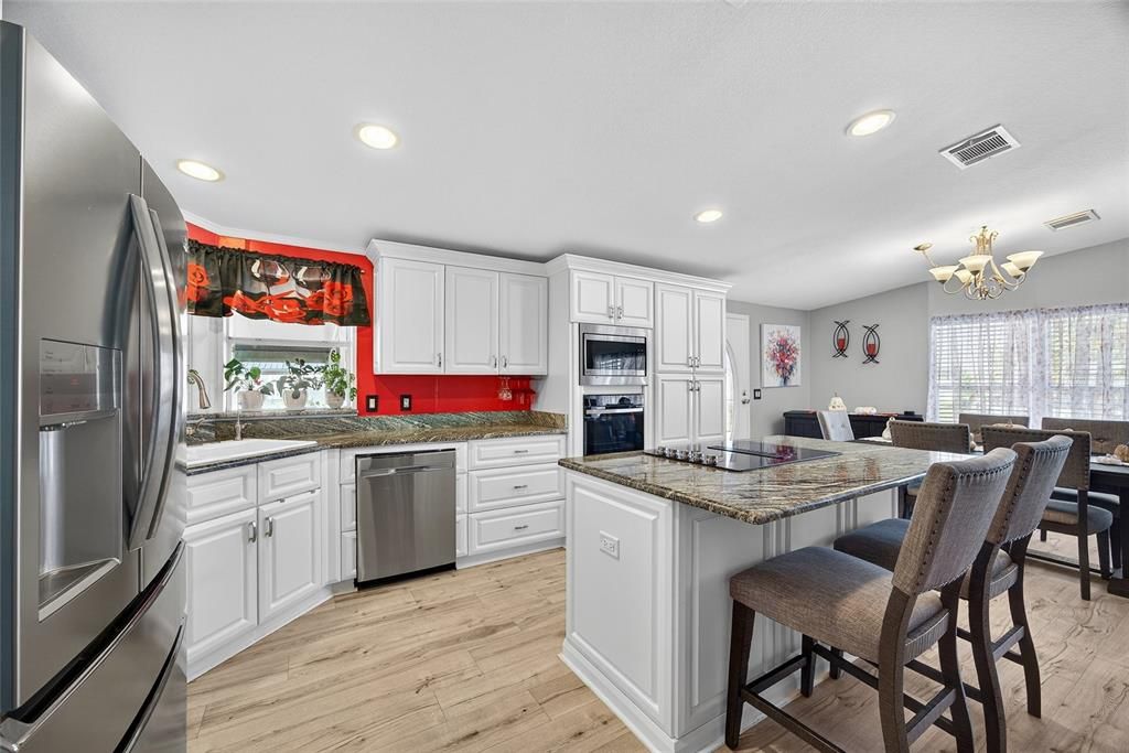 Active With Contract: $199,000 (2 beds, 2 baths, 1620 Square Feet)