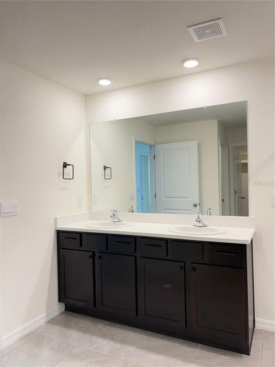 Active With Contract: $299,500 (4 beds, 2 baths, 1827 Square Feet)