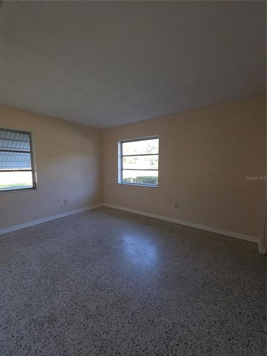 Active With Contract: $169,900 (2 beds, 2 baths, 945 Square Feet)