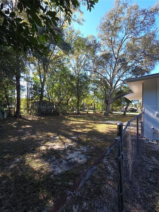 Active With Contract: $169,900 (2 beds, 2 baths, 945 Square Feet)