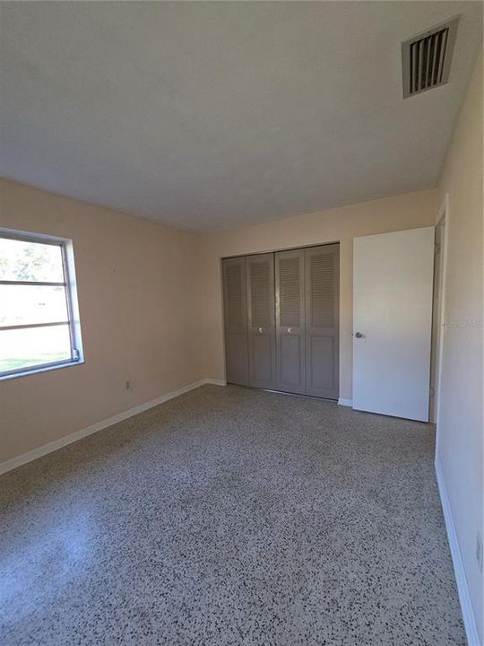 Active With Contract: $169,900 (2 beds, 2 baths, 945 Square Feet)