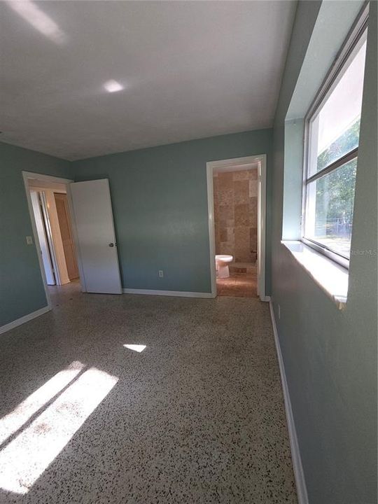 Active With Contract: $169,900 (2 beds, 2 baths, 945 Square Feet)