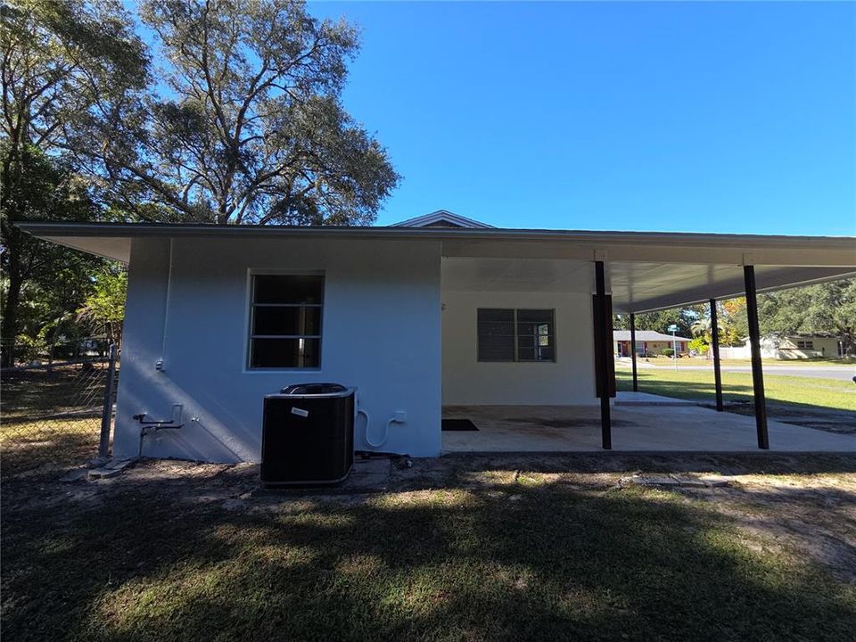 Active With Contract: $169,900 (2 beds, 2 baths, 945 Square Feet)