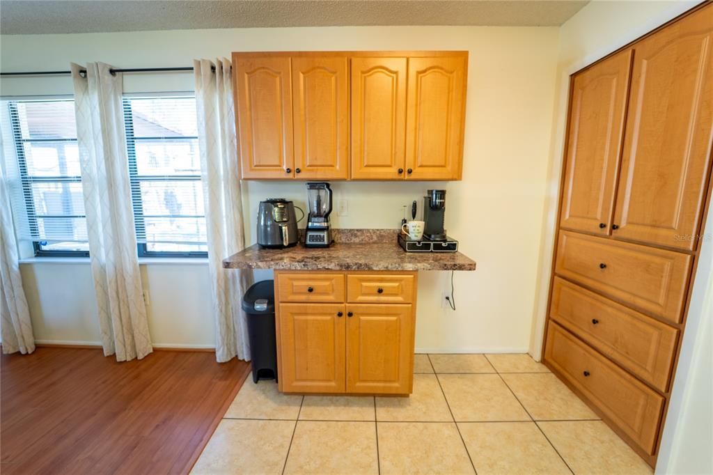 На продажу: $257,500 (2 спален, 2 ванн, 1059 Квадратных фут)