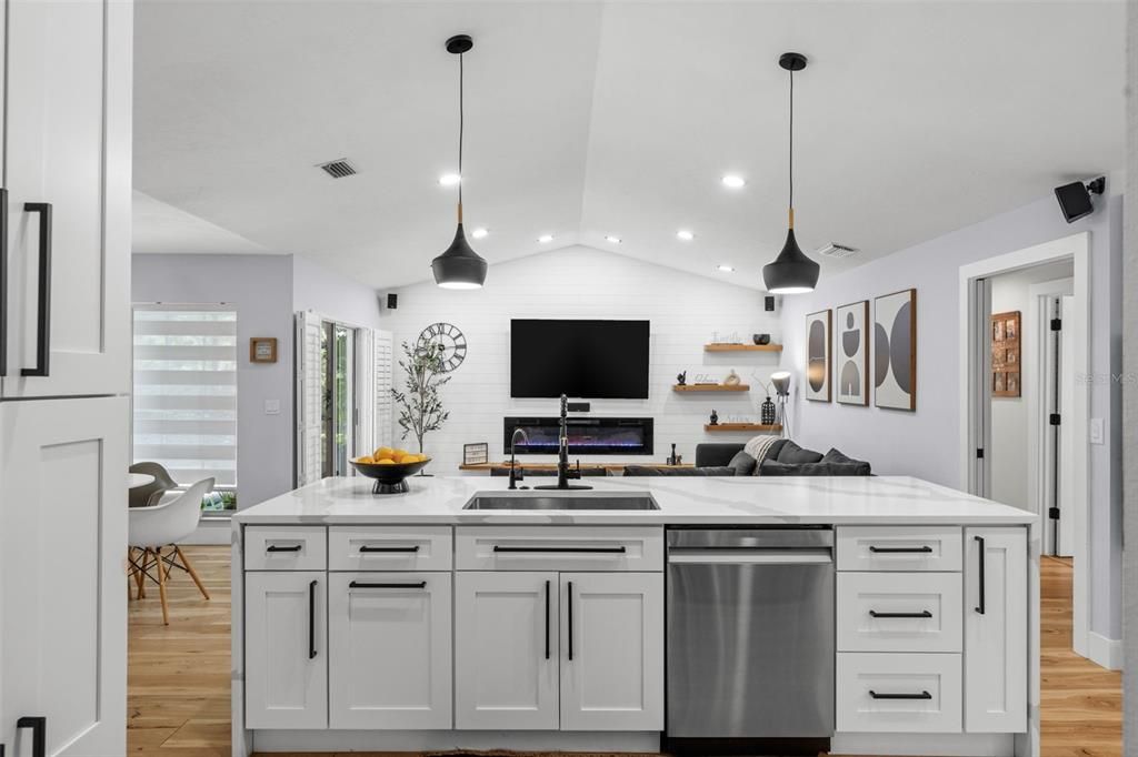 待售: $829,000 (4 贝兹, 3 浴室, 2533 平方英尺)