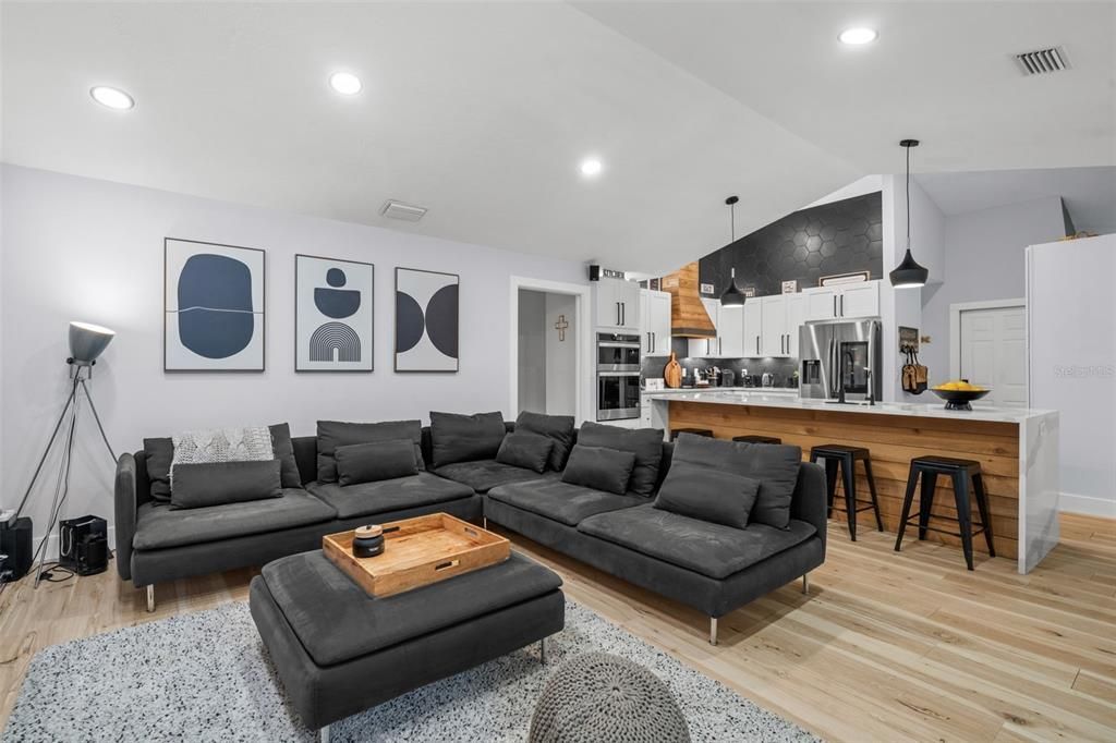 待售: $829,000 (4 贝兹, 3 浴室, 2533 平方英尺)