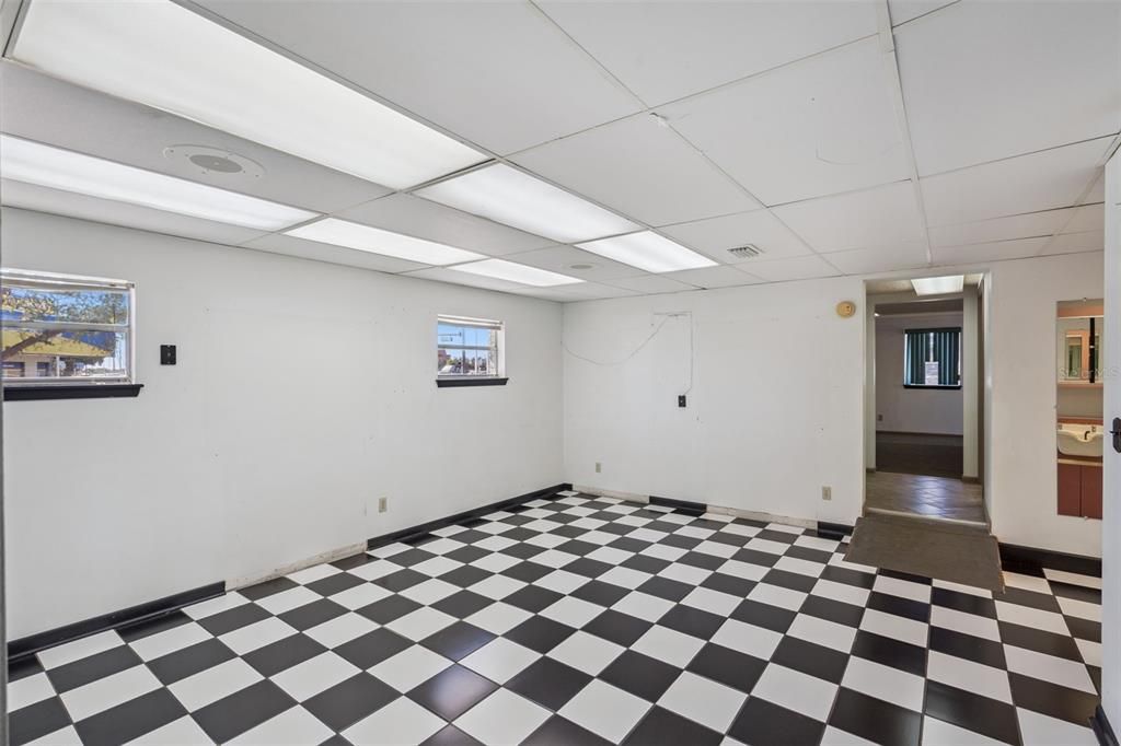 На продажу: $450,000 (0 спален, 0 ванн, 1092 Квадратных фут)