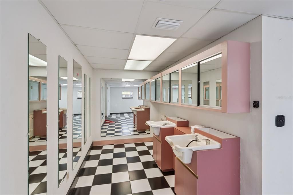 На продажу: $450,000 (0 спален, 0 ванн, 1092 Квадратных фут)