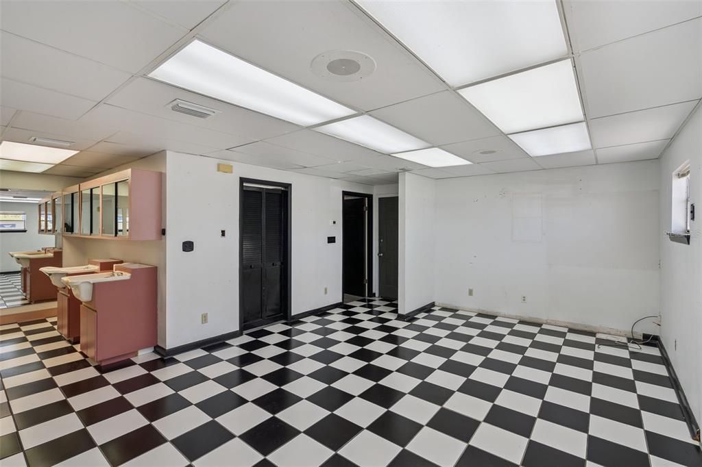 На продажу: $450,000 (0 спален, 0 ванн, 1092 Квадратных фут)