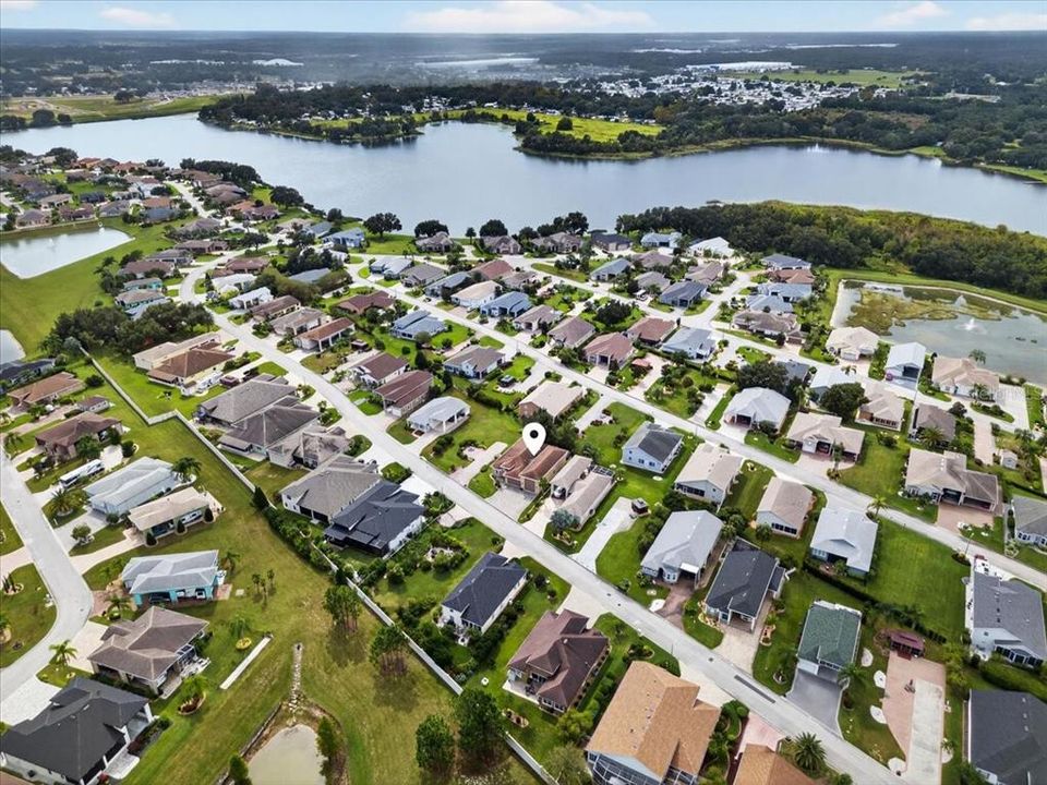 合同活跃: $640,000 (2 贝兹, 2 浴室, 1812 平方英尺)