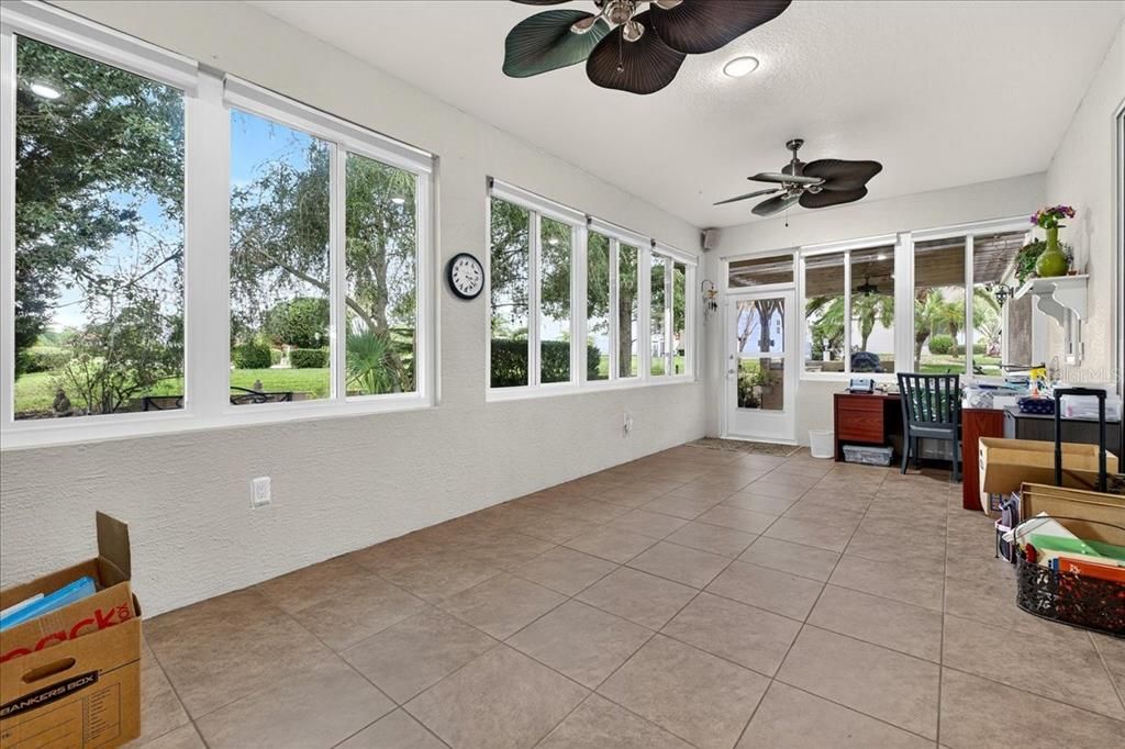 合同活跃: $640,000 (2 贝兹, 2 浴室, 1812 平方英尺)