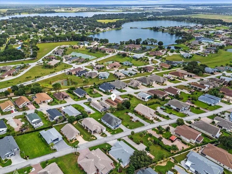 合同活跃: $640,000 (2 贝兹, 2 浴室, 1812 平方英尺)