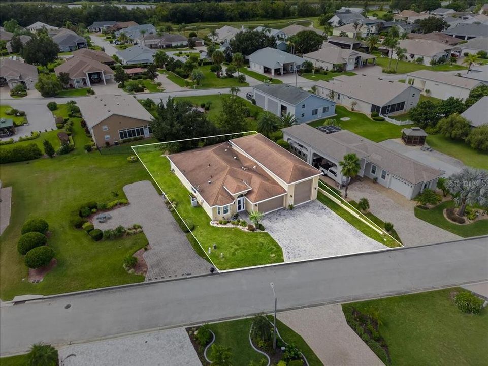 合同活跃: $640,000 (2 贝兹, 2 浴室, 1812 平方英尺)