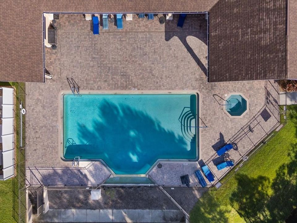 合同活跃: $640,000 (2 贝兹, 2 浴室, 1812 平方英尺)