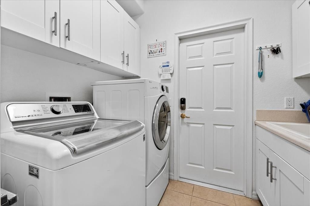 合同活跃: $640,000 (2 贝兹, 2 浴室, 1812 平方英尺)