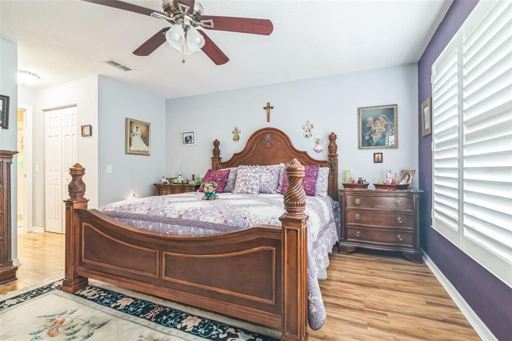 For Sale: $294,999 (3 beds, 2 baths, 1784 Square Feet)