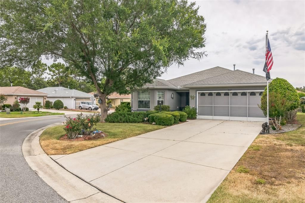 For Sale: $294,999 (3 beds, 2 baths, 1784 Square Feet)