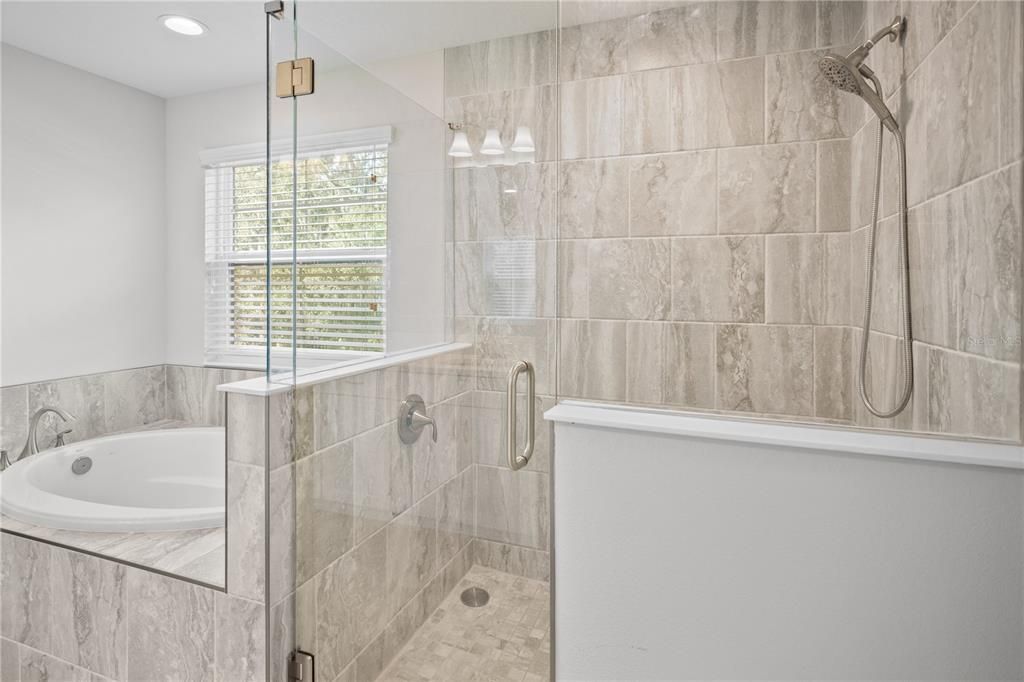 En Venta: $615,000 (5 camas, 3 baños, 3381 Pies cuadrados)