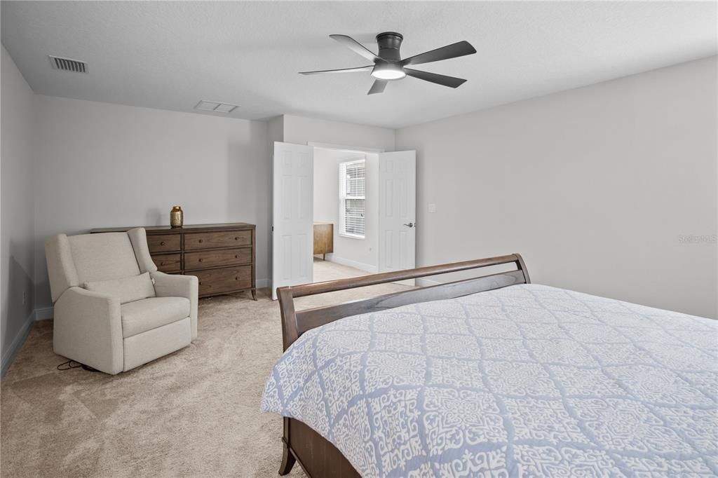 En Venta: $615,000 (5 camas, 3 baños, 3381 Pies cuadrados)