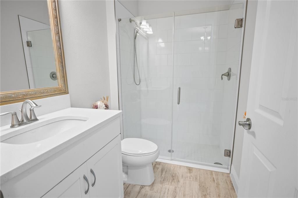 En Venta: $615,000 (5 camas, 3 baños, 3381 Pies cuadrados)