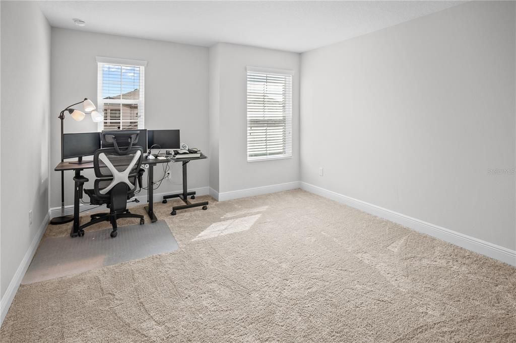 En Venta: $615,000 (5 camas, 3 baños, 3381 Pies cuadrados)